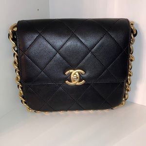 Chanel 2021 chain around black calf